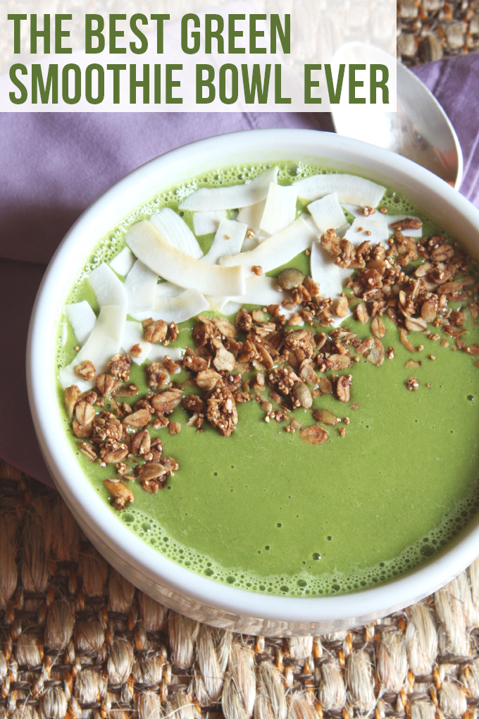 The Best Green Smoothie Bowl Ever // 24 Carrot Life #greensmoothie #healthy
