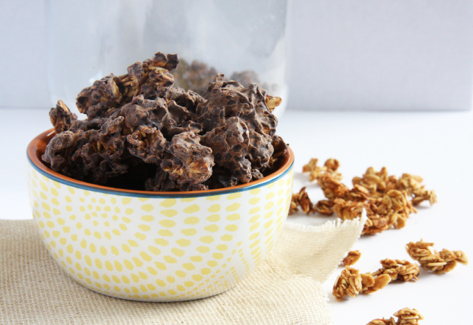Chocolate Covered Granola Clusters // 24 Carrot Life #lowfat #healthy #vegan #glutenfree