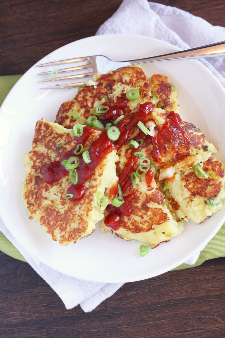 Simple Potato Pancakes- The perfect way to use up leftover mashed potatoes // 24 Carrot Life #thanksgiving #potatoes #healthy