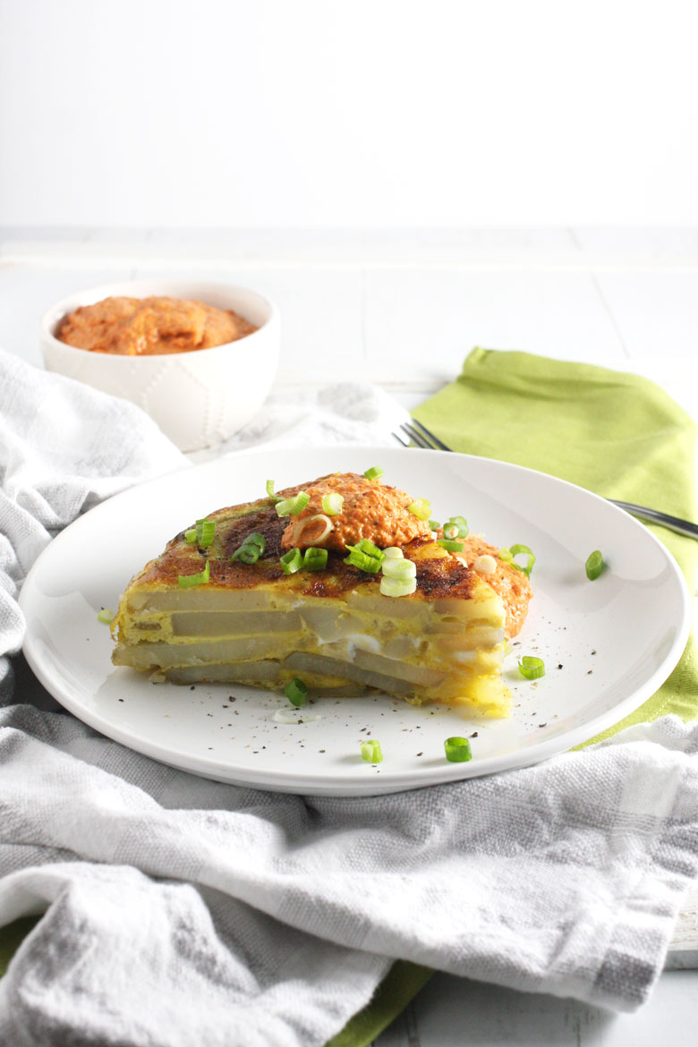 Tortilla Española with Red Pepper Sauce // 24 Carrot Life #sponsored #healthy
